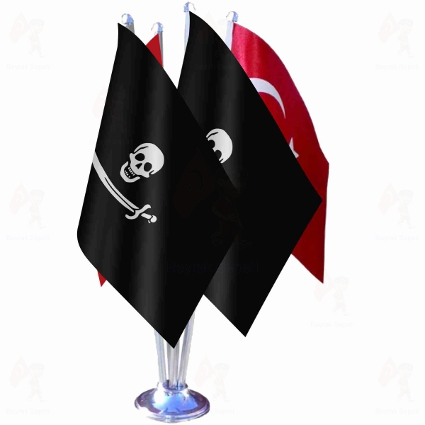 Pirate Bartholomew Roberts 4 L� Masa Bayraklar�